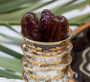 MEDJOOL DATES 11LB BOX.. FRESH FROM CALIFORNIA. FAST FREE SHIPPING. - Picture 1 of 5