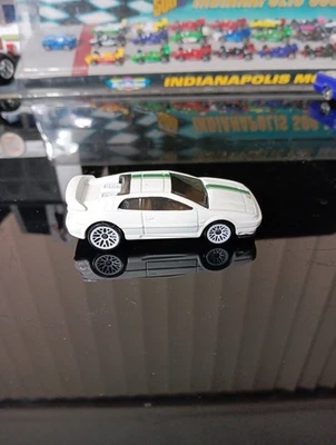 Hot Wheels Lotus Esprit 2001 - Image 1 of 4