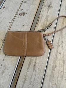 Vintage Coach Tan Smooth Leather Wristlet Small Wrist Wallet Bag - Picture 1 of 15