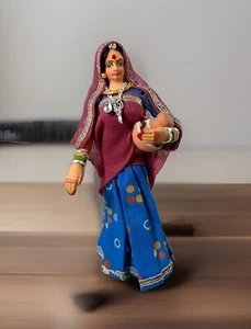 Muñeca Hecha a Mano Mujer Hindú Rajasthan India 7" Pueblo Rural Con Bindi De Colección - Imagen 1 de 11