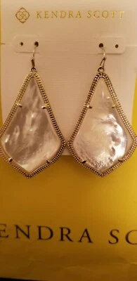 🎗Nuevos Pendientes colgantes Kendra Scott 🎄Alexander en perla marfil/oro retirados. Nuevo. Foto 1 de 4