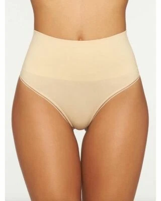 Tanga YUMMIE EM FORMA DE COSTURA, FRAPPE/NATURAL, MÉDIA/GRANDE, NOVA SEM ETIQUETAS - Imagem 1 de 4