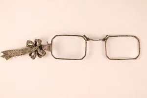 Art Deco Sterling Silver Lorgnette Folding Reading Glasses Bow Rhinestone Brooch - Picture 1 of 12