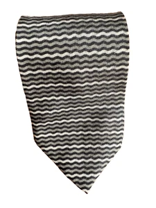 Zunge gebunden von Tom McLellon 100 % Seide Krawatte schwarz grau gewelltes Streifenmuster 3,5 Zoll - Bild 1 von 5