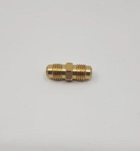 Brass Gas fitting 1-4 Flare Double Union for 1-4 Flare 01-1703 - Picture 1 of 3