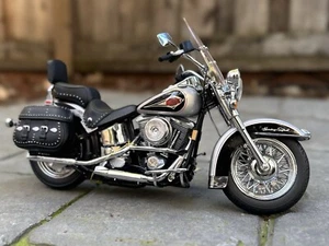 FRANKLIN MINT HARLEY DAVIDSON HERITAGE SOFTAIL CLASSIC 1:10 Scale NIB - Picture 1 of 2
