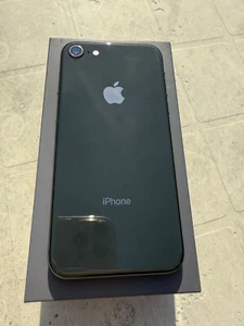 Apple iPhone 8 64 GB Space Gray (Unlocked) Very Good w/ Original Wired EarPods - Afbeelding 1 van 10