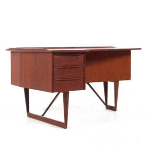 Peter Løvig Nielsen for Hedensted Møbelfabrik MCM Danish Teak Boomerang Desk - Picture 1 of 14