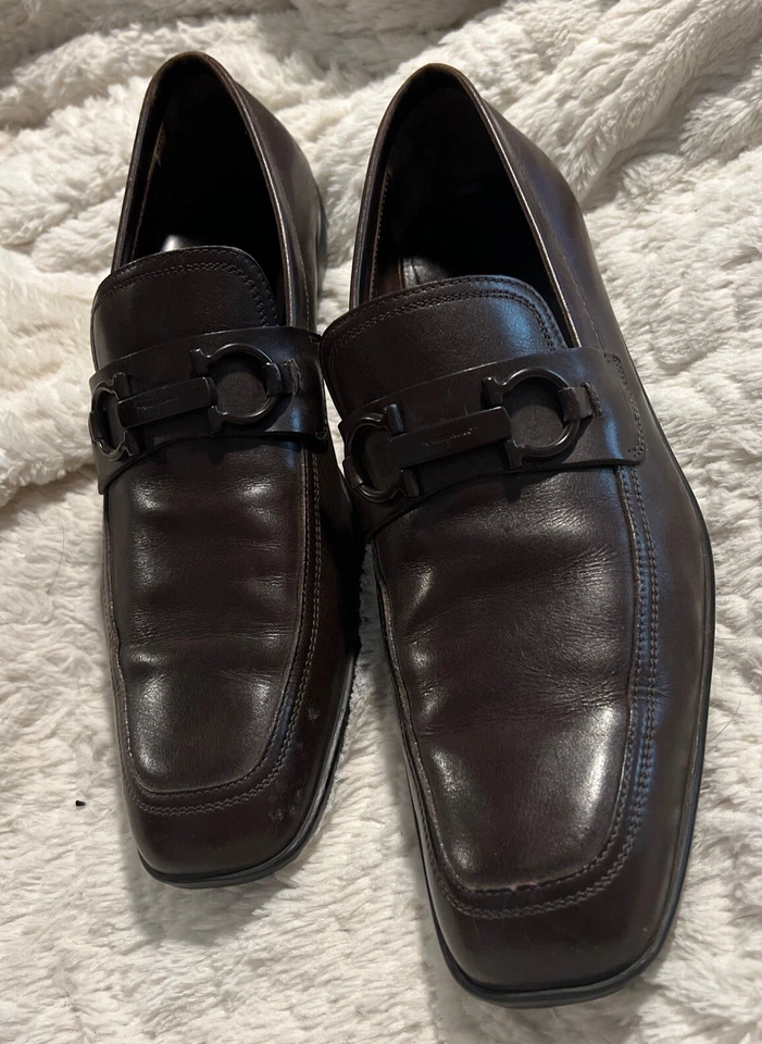 Mocasines Salvatore Ferragamo de cuero marrón oscuro Gancini Bit sin cordones talla 8,5 D Foto 1 de 4