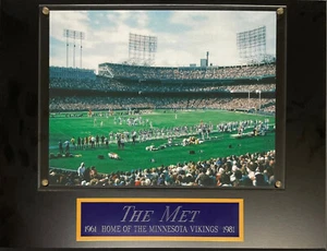 THE MET STADIUM MINNESOTA VIKINGS FRAMED 8X10 PHOTO-MAN CAVE-12X15 WALL PLAQUE - Picture 1 of 5
