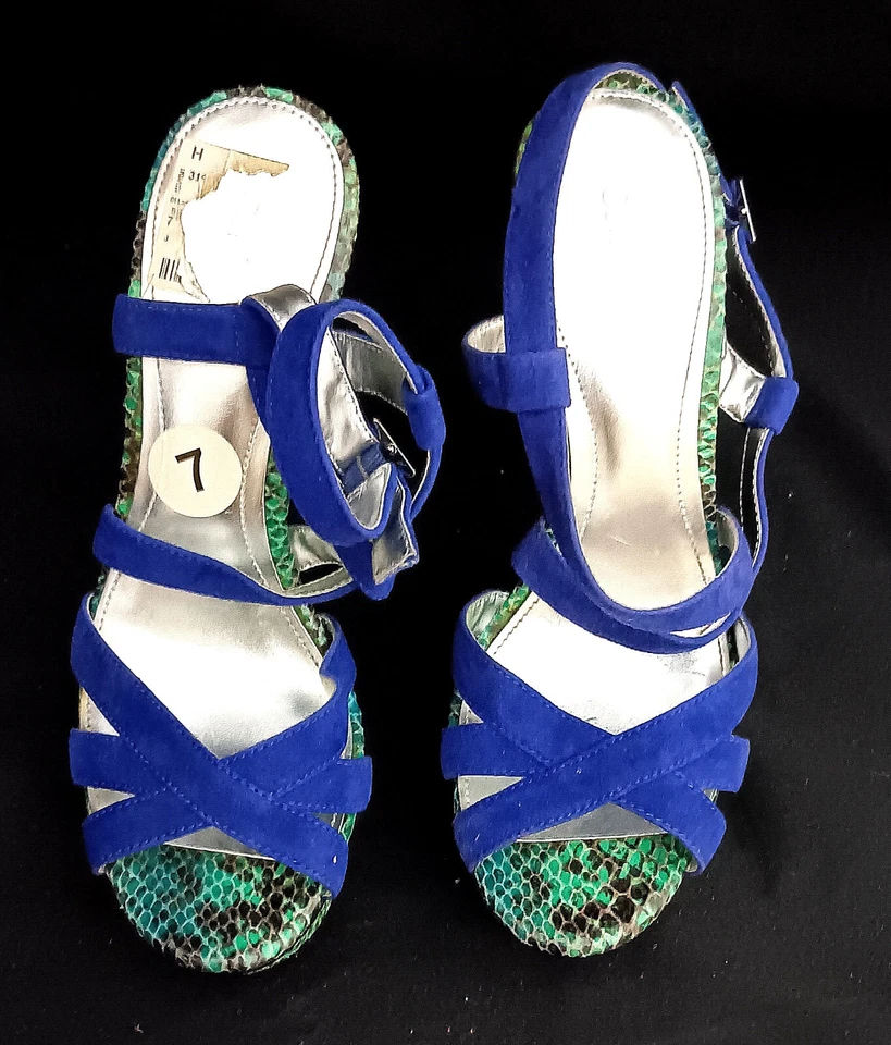 CALVIN KLEIN 蓝色和绿色蛇带 STILLETO 凉鞋 7 码 — 第 1/4 张图片