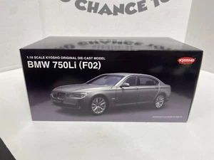 Kyosho 1:18 BMW 750Li (F02) metallic silber/grau - Bild 1 von 19
