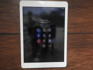 Apple iPad Air 1st Generation 16 GB Silver - Password Locked! Free Shipping! - Picture 1 of 3