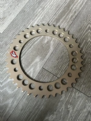 Nuevo piñón Renthal 411U-520-40P Honda CBR600RR, CBR1000RR, CBR600F, CBR900RR Foto 1 de 2