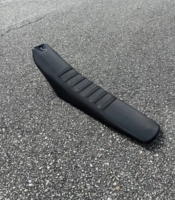 KTM SXF 250 / 350 / 450 23-25 NUEVO ASIENTO COMPLETO SX125 SXF350 SXF450 SX250 SX Foto 1 de 4