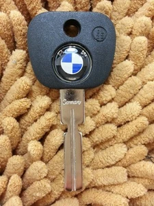 BMW BLANK KEY 3 5 7 8 Series E31 E32 E34 E36 318i 325i 525i M5 735i 760i 840i - Picture 1 of 3