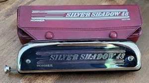 HOHNER Silver Shadow 48 C con estuche de vinilo original - Imagen 1 de 5
