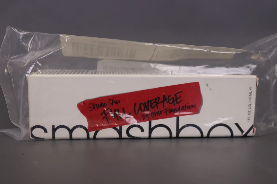 Smashbox Studio Skin Full Coverage 24 Hr Foundation -Very Fair / Neutral (0.1) - Image 1 of 4