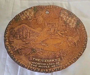 Lugene’s Branson MO The Ozarks Novelty Pressed Wood Souvenir Wall Plate - Picture 1 of 6