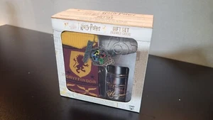 Juego de regalo de Harry Potter taza de 12 oz, calcetines de tripulación y llavero - nuevo y sellado - Imagen 1 de 5