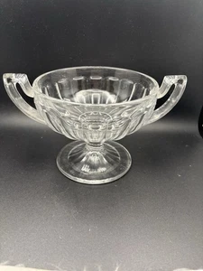 Clear pressed glass serving bowl with handles and pedestal base. Vintage - Picture 1 of 4