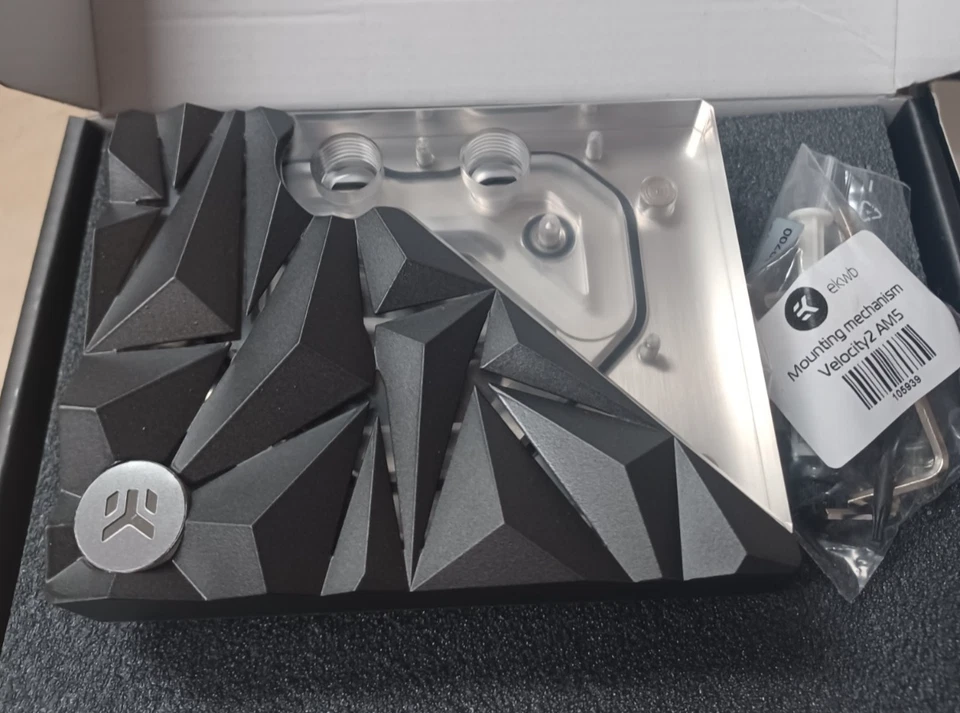 PERSONALIZADO CERAKOTE Cobalto EK-Quantum Velocity² Edge D-RGB - AM5 3831109911440 Foto 1 de 1