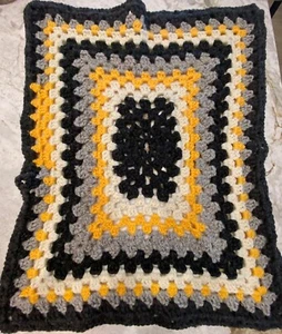 Handmade Chunky Small Throw Quilt Black and Yellow - Picture 1 of 3