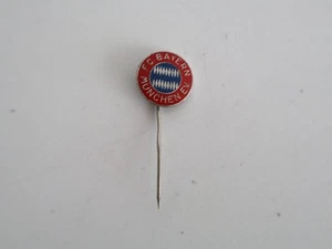 FC Bayern München Vintage Emaille Pin Anstecker rot blau Revers Fußball Wappen - Bild 1 von 5