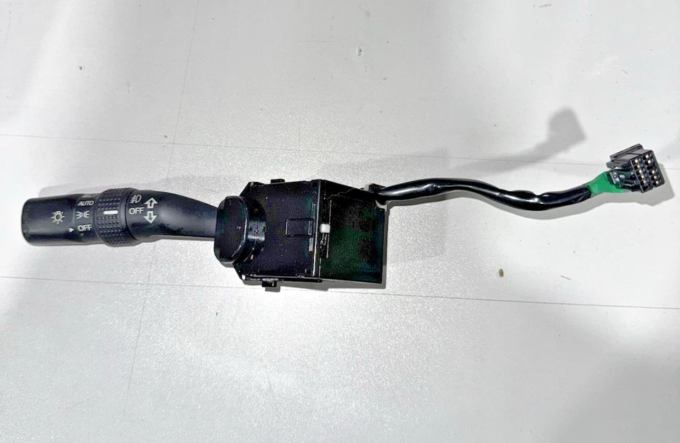 2005-2008 ACURA RL INTERRUPTOR DE PISCA-PISCA DE SETA ORIGINAL DO FABRICANTE HONDA/ACURA - Imagem 1 de 4