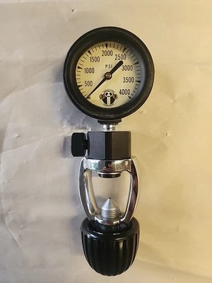 Vintage Aqua Lung U.S. Divers Pressure Gauge SPG – 4000 PSI Dial / 3000 PSI - Image 1 of 4