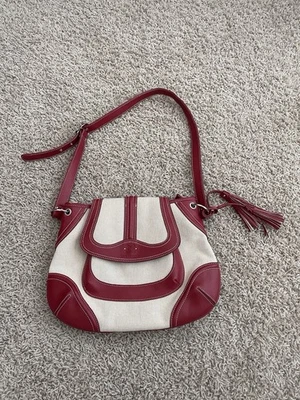 Bolso de hombro Stone Mountain de lona y cuero rojo Foto 1 de 4