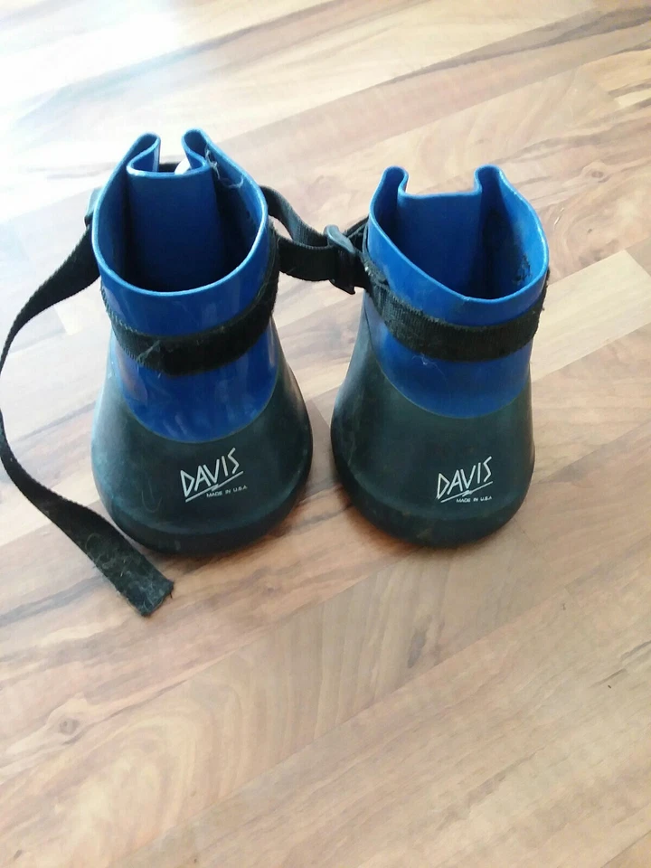 Hoof Treatment Boot by Davis Mfg (size 1 or 2)used soaking boot - Image 1 of 2