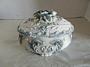 * Lovely Vintage Porcelain Floral Trinket Box Lidded 6" x 4" - Picture 1 of 4
