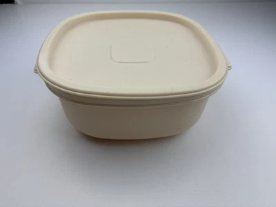 Vintage Rubbermaid 12 Cup Square Container 2249 with Almond Beige Lid USA 6A - Изображение 1 из 4