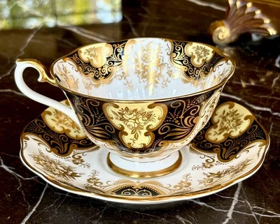 Чайная чашка и блюдце ROYAL ALBERT Majestic Black Filigree Rose Avon Shape - отличное состояние! - Изображение 1 из 4