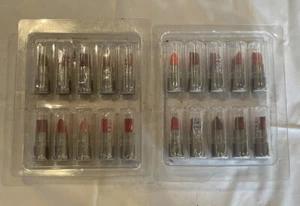 AVON total kissable 20 Lippenstift Proben - Rosen Pflaumen Korallen 2013 - Bild 1 von 4
