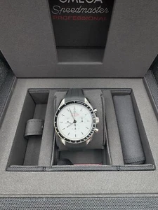 2025 OMEGA Speedmaster Moonwatch Rubber Watch 42mm 310.32.42.50.04.001 NEW B & P - Picture 1 of 9