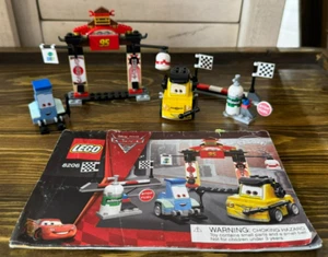 Lego 8206 - Coches - Tokyo Pit Stop - Luigi & Guido - 100% Completo - Imagen 1 de 10