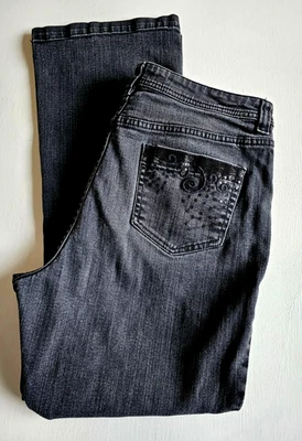 Jeans Chicos Platinum tiro medio negro lavado talla 1.5 lentejuelas cortas bordadas Foto 1 de 4