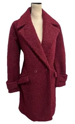 Abrigo Nine West peludo para mujer forrado rojo borgoña bolsillos delanteros mediano Foto 1 de 4