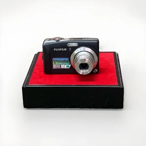 FUJIFILM Finepix F60fd Fuji Digitalkamera Kompakt Point and Shoot - TOP - Bild 1 von 6