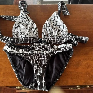 St John Swim Bikini Black White Animal Print. Top 4 Bottom 2 Beaded - Picture 1 of 15