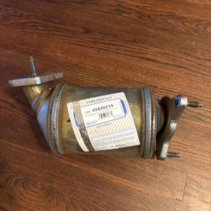 Genuine GM Catalytic Converter 19420234 - Picture 1 of 4