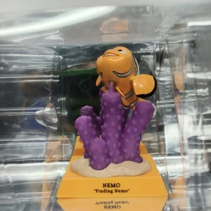 2004 Disney Pixar Treasures FINDING NEMO Figure Upper Deck Collectible NEW! - Picture 1 of 6