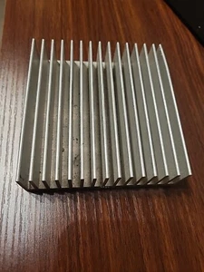 Dissipatore di calore in alluminio 4,750" X 4,50" X 1,250" 1,4 oz - Foto 1 di 4