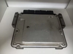 Renault Clio ECM 0281033119 237106379R - Picture 1 of 3