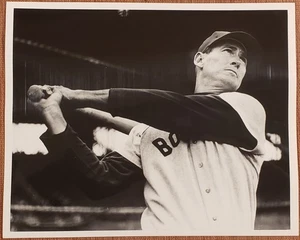Ted Williams 8 x 10 Boston Red Sox Baseball Old Black & White Photo HOF - Picture 1 of 9