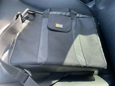 Case Logic 10 Inch Ipad  Tablet Attache With Pocket - Image 1 of 4