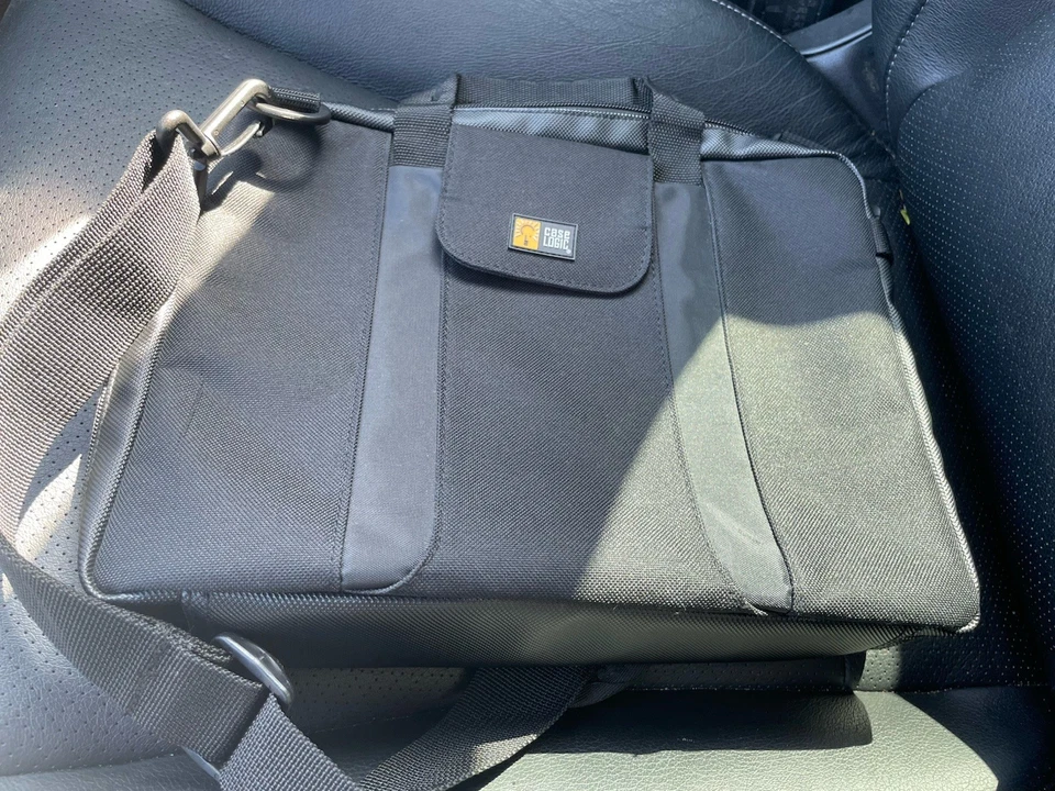 Case Logic 10 Inch Ipad  Tablet Attache With Pocket - Image 1 of 4