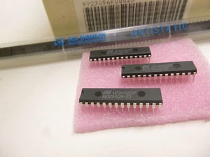 2 Stück MK45H12N25 | CMOS 1K x 9 BIPORT FIFO | 25ns | PSDIP28 | STM |= IDT7202 - Bild 1 von 8